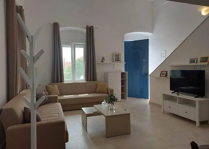 Lion's House Tatil Evi